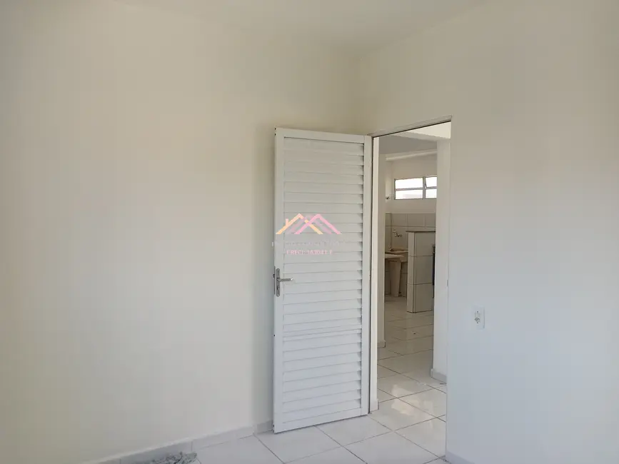 Foto 6 de Apartamento com 2 quartos para alugar, 46m2 em Jardim Carambeí, Sao Roque - SP