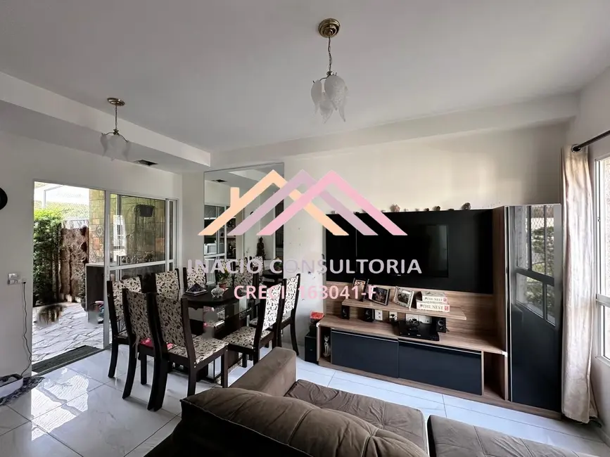 Foto 2 de Casa de Condomínio com 2 quartos à venda, 82m2 em Taboão, Sao Roque - SP