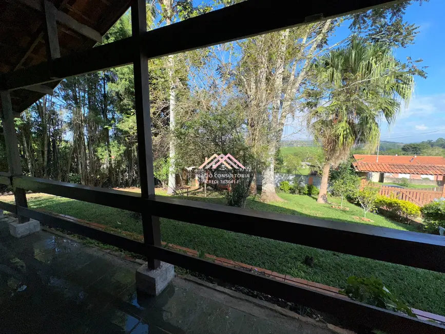 Chácara com 3 quartos à venda, 230m2 em Pavão (Canguera), Sao Roque - SP - imagem 8 Foto 8 de Chácara com 3 quartos à venda, 230m2 em Pavão (Canguera), Sao Roque - SP