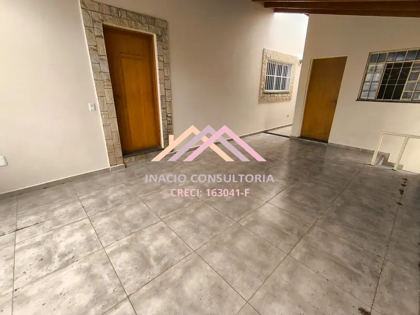 Foto 2 de Casa com 3 quartos para alugar, 90m2 em Centro, Sao Roque - SP