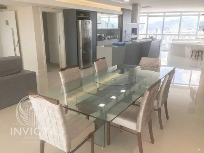 Apartamento com 4 quartos à venda, 228m2 em Centro, Balneario Camboriu - SC - imagem 8 Foto 8 de Apartamento com 4 quartos à venda, 228m2 em Centro, Balneario Camboriu - SC