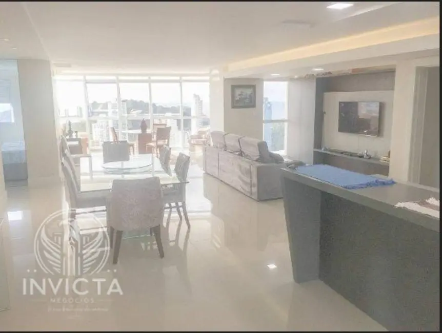 Apartamento com 4 quartos à venda, 228m2 em Centro, Balneario Camboriu - SC - imagem 4 Foto 4 de Apartamento com 4 quartos à venda, 228m2 em Centro, Balneario Camboriu - SC