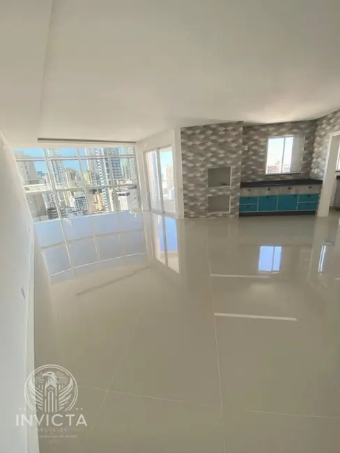 Apartamento com 3 quartos à venda, 129m2 em Centro, Balneario Camboriu - SC - imagem 3 Foto 3 de Apartamento com 3 quartos à venda, 129m2 em Centro, Balneario Camboriu - SC