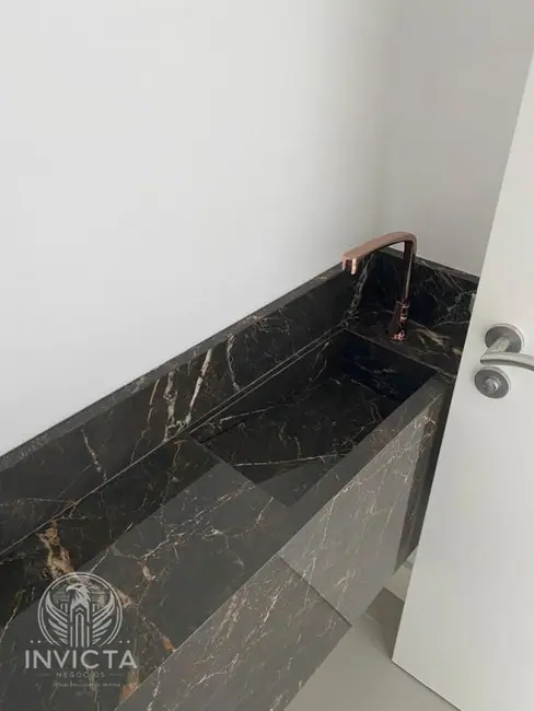 Apartamento com 3 quartos à venda, 129m2 em Centro, Balneario Camboriu - SC - imagem 4 Foto 4 de Apartamento com 3 quartos à venda, 129m2 em Centro, Balneario Camboriu - SC