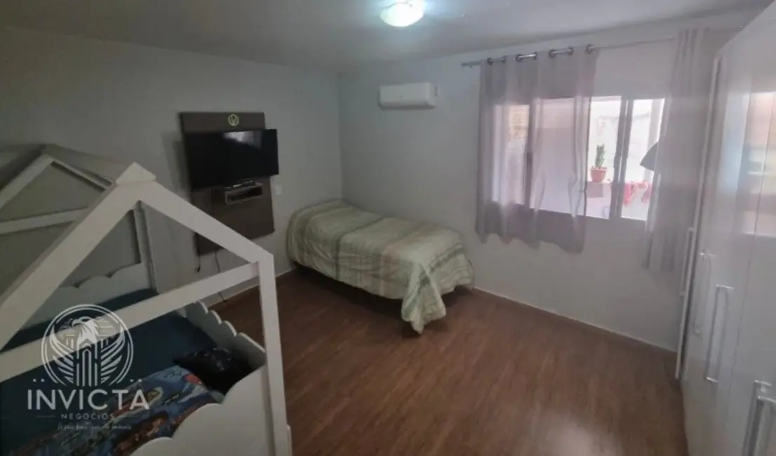 Sobrado com 3 quartos à venda, 251m2 em Vila Real, Balneario Camboriu - SC - imagem 9 Foto 9 de Sobrado com 3 quartos à venda, 251m2 em Vila Real, Balneario Camboriu - SC