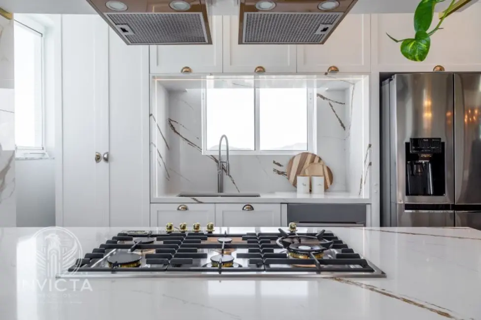 Cobertura com 4 quartos à venda, 300m2 em Centro, Balneario Camboriu - SC - imagem 3 Foto 3 de Cobertura com 4 quartos à venda, 300m2 em Centro, Balneario Camboriu - SC