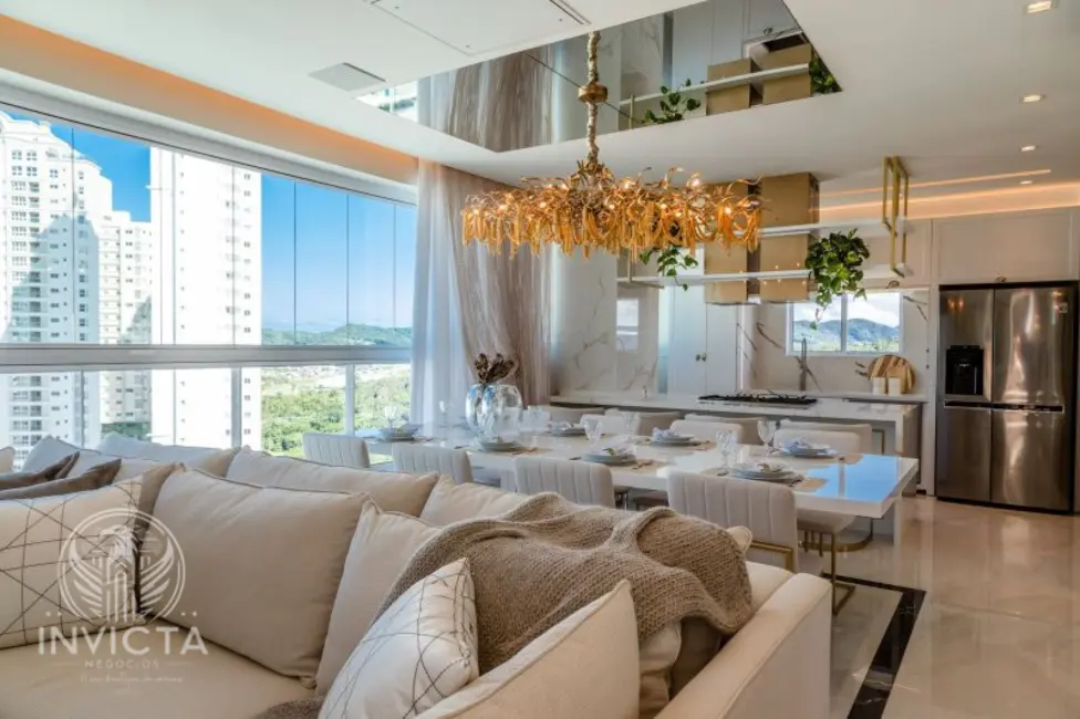 Cobertura com 4 quartos à venda, 300m2 em Centro, Balneario Camboriu - SC - imagem 2 Foto 2 de Cobertura com 4 quartos à venda, 300m2 em Centro, Balneario Camboriu - SC