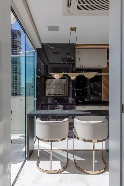 Cobertura com 4 quartos à venda, 300m2 em Centro, Balneario Camboriu - SC - imagem 5 Foto 5 de Cobertura com 4 quartos à venda, 300m2 em Centro, Balneario Camboriu - SC