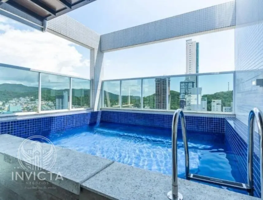 Cobertura com 3 quartos à venda, 222m2 em Pioneiros, Balneario Camboriu - SC - imagem 3 Foto 3 de Cobertura com 3 quartos à venda, 222m2 em Pioneiros, Balneario Camboriu - SC
