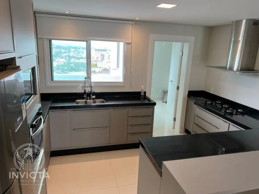 Apartamento com 3 quartos à venda, 139m2 em Centro, Balneario Camboriu - SC - imagem 6 Foto 6 de Apartamento com 3 quartos à venda, 139m2 em Centro, Balneario Camboriu - SC