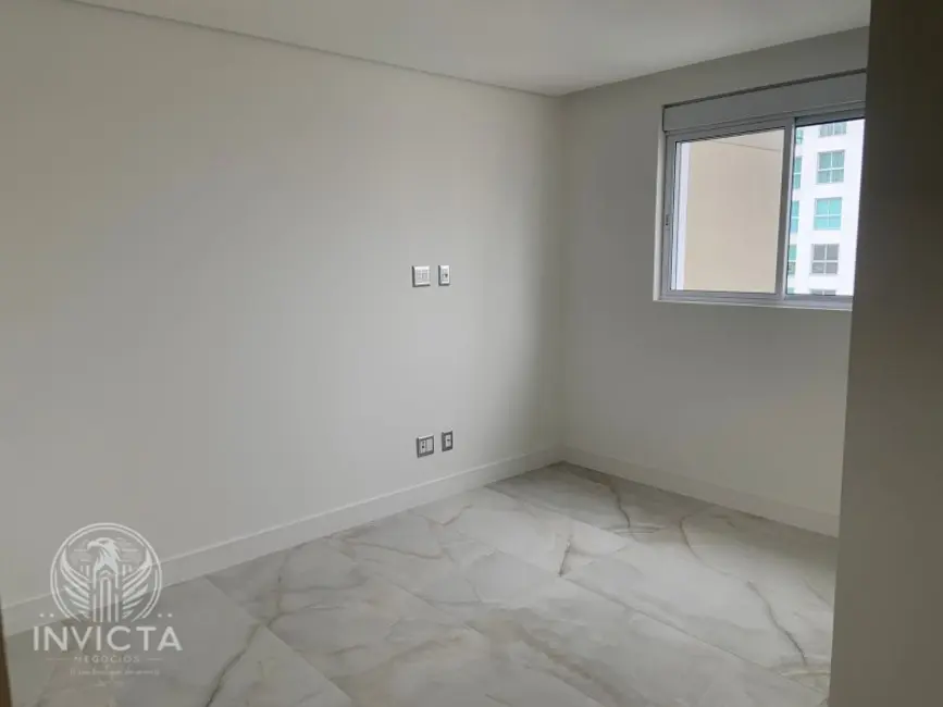 Apartamento com 4 quartos à venda, 167m2 em Centro, Balneario Camboriu - SC - imagem 4 Foto 4 de Apartamento com 4 quartos à venda, 167m2 em Centro, Balneario Camboriu - SC