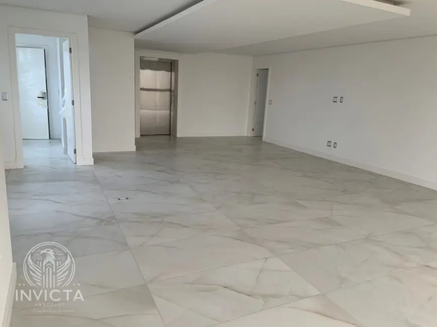 Apartamento com 4 quartos à venda, 167m2 em Centro, Balneario Camboriu - SC - imagem 3 Foto 3 de Apartamento com 4 quartos à venda, 167m2 em Centro, Balneario Camboriu - SC