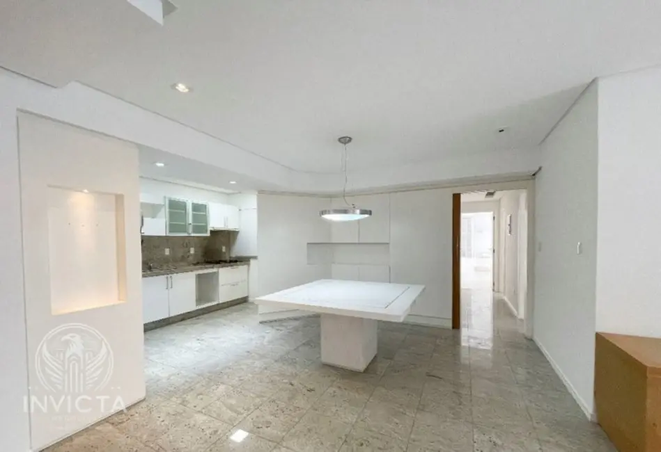 Apartamento com 3 quartos à venda, 123m2 em Centro, Balneario Camboriu - SC - imagem 6 Foto 6 de Apartamento com 3 quartos à venda, 123m2 em Centro, Balneario Camboriu - SC