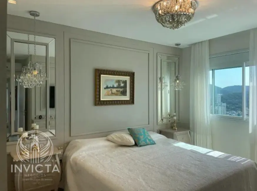 Apartamento com 3 quartos à venda, 147m2 em Centro, Balneario Camboriu - SC - imagem 4 Foto 4 de Apartamento com 3 quartos à venda, 147m2 em Centro, Balneario Camboriu - SC