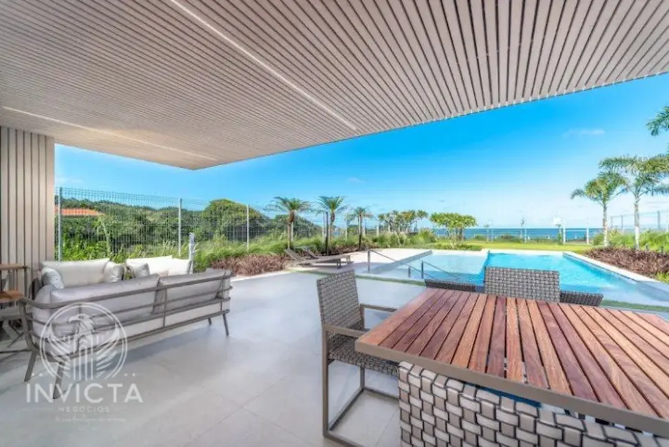 Casa com 5 quartos à venda, 458m2 em Praia do Estaleiro, Balneario Camboriu - SC - imagem 4 Foto 4 de Casa com 5 quartos à venda, 458m2 em Praia do Estaleiro, Balneario Camboriu - SC