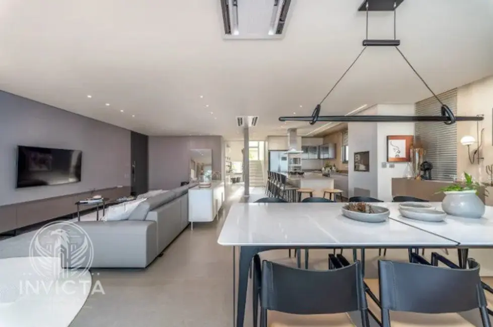 Casa com 5 quartos à venda, 458m2 em Praia do Estaleiro, Balneario Camboriu - SC - imagem 9 Foto 9 de Casa com 5 quartos à venda, 458m2 em Praia do Estaleiro, Balneario Camboriu - SC