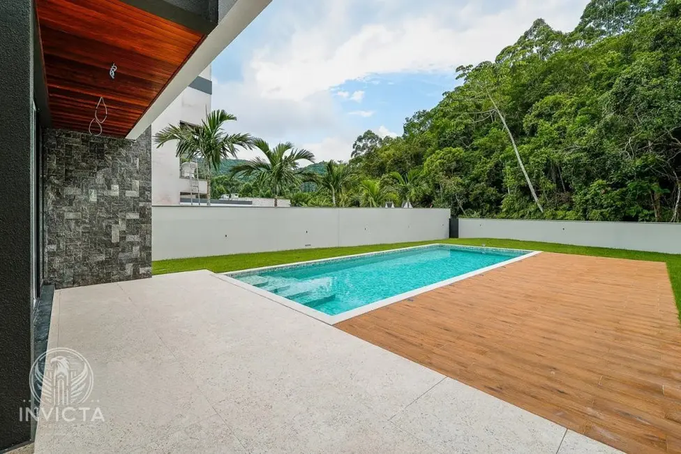 Casa com 4 quartos à venda, 100m2 em Ariribá, Balneario Camboriu - SC - imagem 5 Foto 5 de Casa com 4 quartos à venda, 100m2 em Ariribá, Balneario Camboriu - SC