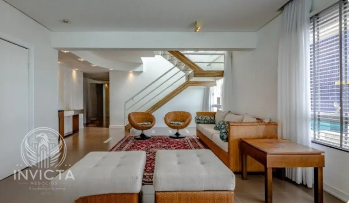 Apartamento com 5 quartos à venda, 650m2 em Centro, Balneario Camboriu - SC - imagem 8 Foto 8 de Apartamento com 5 quartos à venda, 650m2 em Centro, Balneario Camboriu - SC