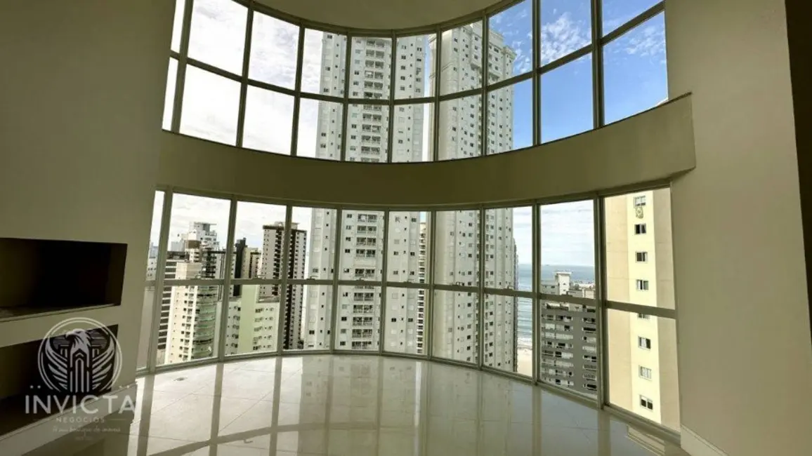 Apartamento com 4 quartos à venda, 240m2 em Centro, Balneario Camboriu - SC - imagem 5 Foto 5 de Apartamento com 4 quartos à venda, 240m2 em Centro, Balneario Camboriu - SC