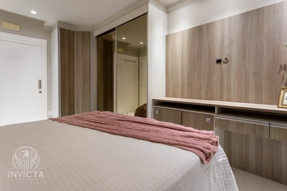 Apartamento com 3 quartos à venda, 128m2 em Centro, Balneario Camboriu - SC - imagem 8 Foto 8 de Apartamento com 3 quartos à venda, 128m2 em Centro, Balneario Camboriu - SC