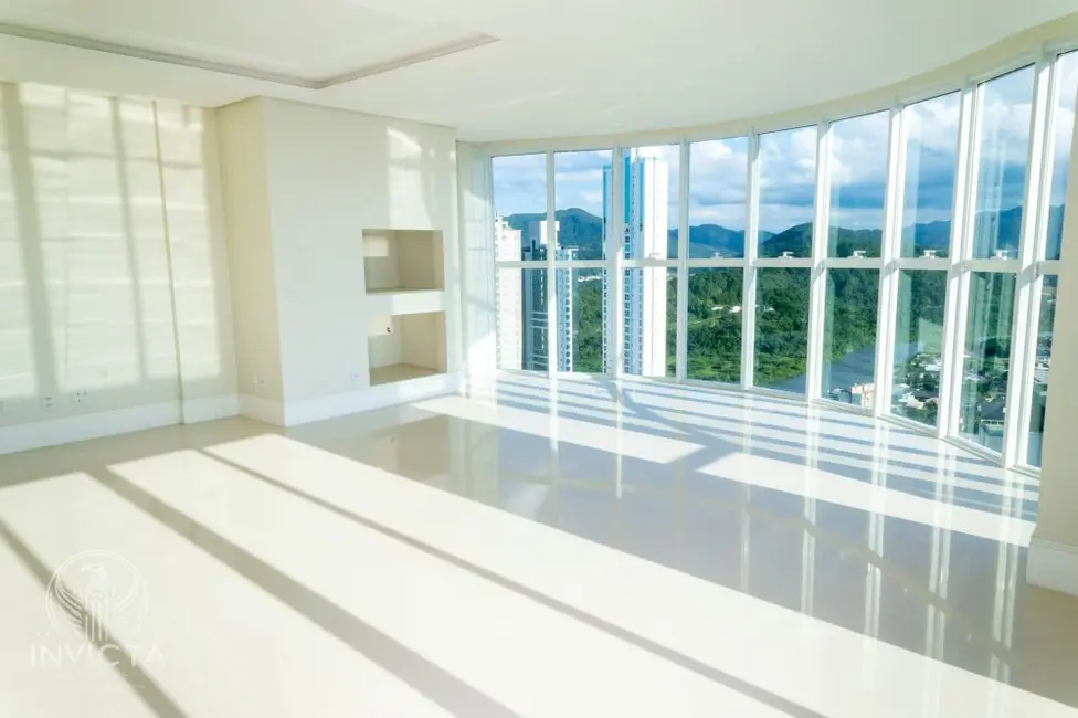 Foto 5 de Cobertura com 3 quartos à venda, 246m2 em Centro, Balneario Camboriu - SC