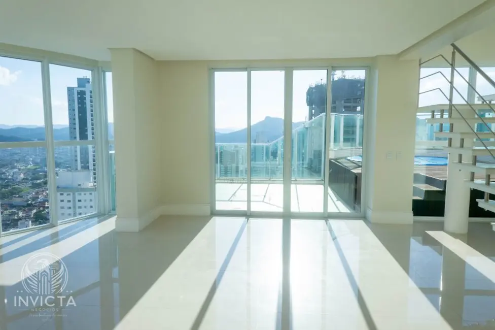 Foto 9 de Cobertura com 3 quartos à venda, 246m2 em Centro, Balneario Camboriu - SC