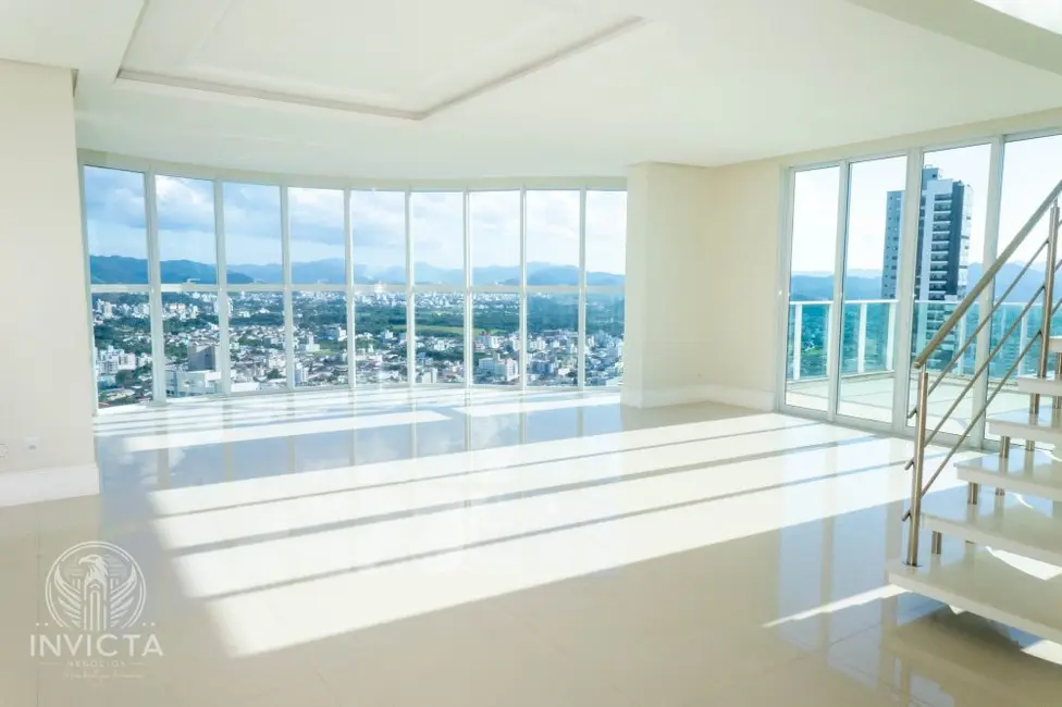 Foto 6 de Cobertura com 3 quartos à venda, 246m2 em Centro, Balneario Camboriu - SC