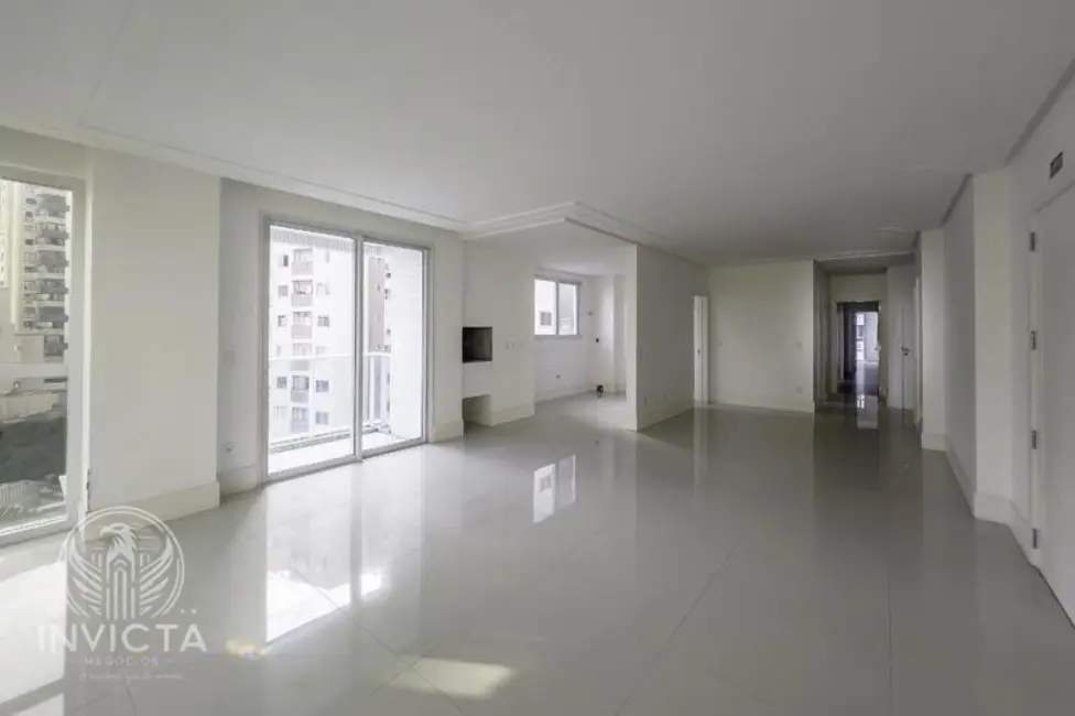 Apartamento com 3 quartos à venda, 162m2 em Centro, Balneario Camboriu - SC - imagem 9 Foto 9 de Apartamento com 3 quartos à venda, 162m2 em Centro, Balneario Camboriu - SC