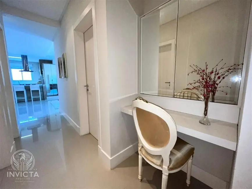Apartamento com 3 quartos à venda, 128m2 em Centro, Balneario Camboriu - SC - imagem 5 Foto 5 de Apartamento com 3 quartos à venda, 128m2 em Centro, Balneario Camboriu - SC