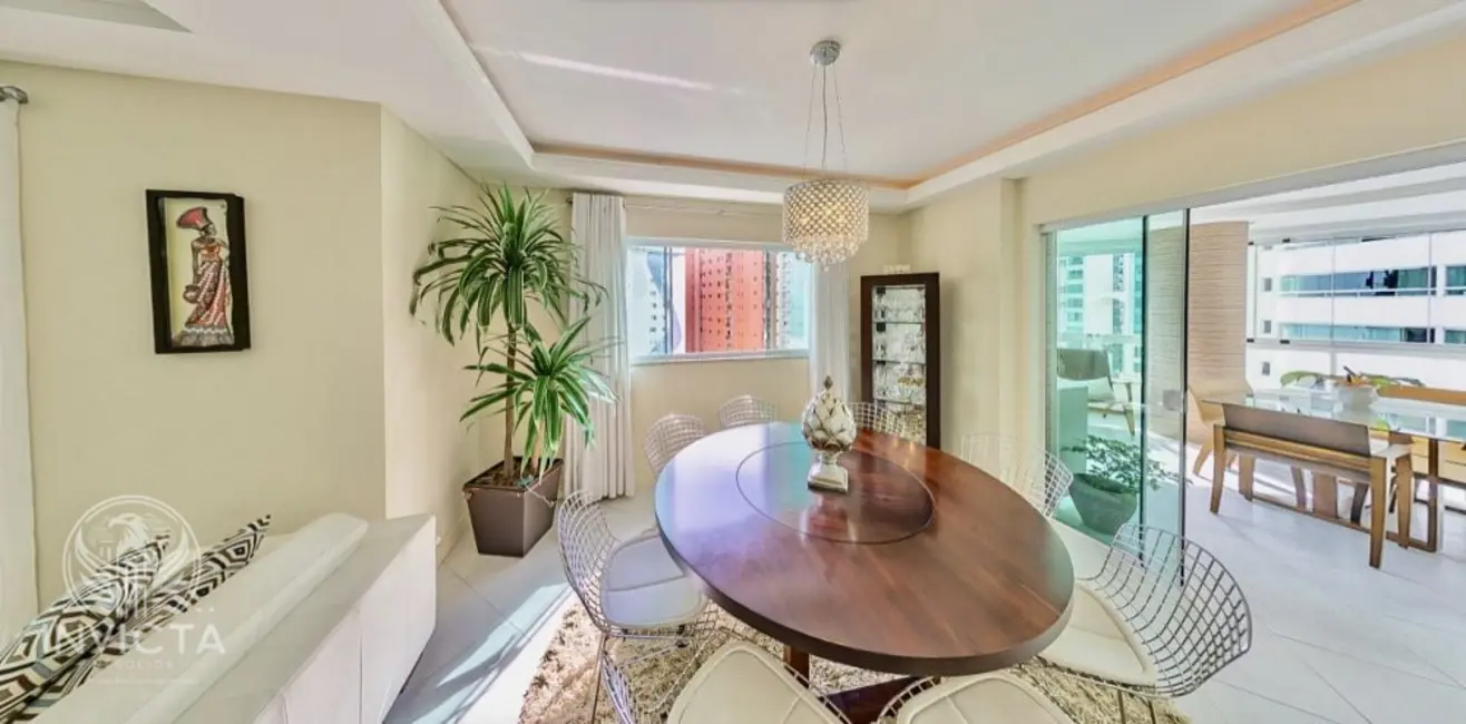 Apartamento com 3 quartos à venda, 190m2 em Centro, Balneario Camboriu - SC - imagem 8 Foto 8 de Apartamento com 3 quartos à venda, 190m2 em Centro, Balneario Camboriu - SC