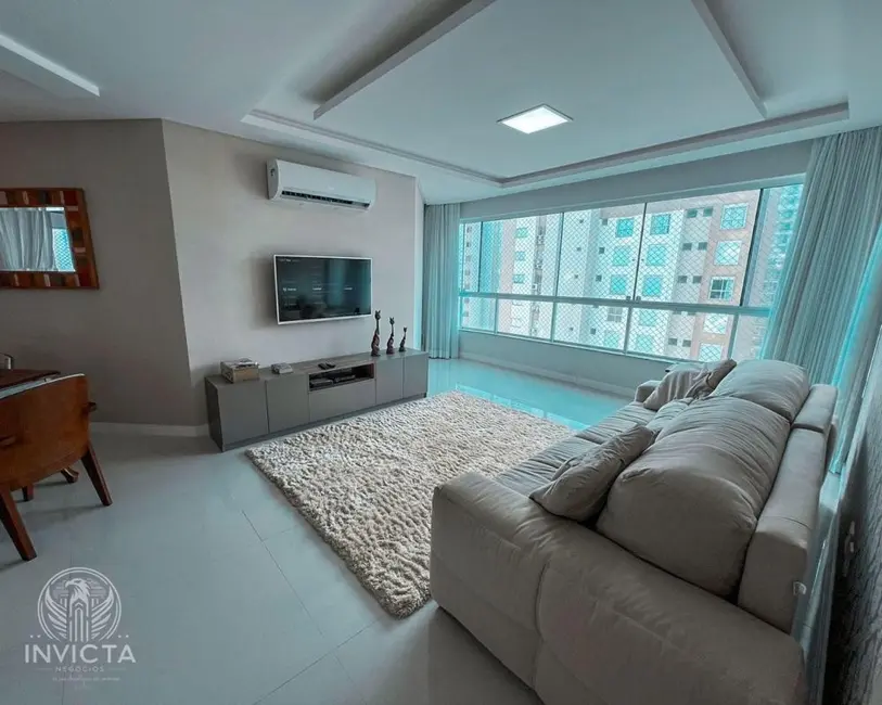 Apartamento com 4 quartos à venda, 219m2 em Centro, Balneario Camboriu - SC - imagem 2 Foto 2 de Apartamento com 4 quartos à venda, 219m2 em Centro, Balneario Camboriu - SC