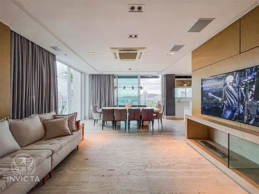 Apartamento com 3 quartos à venda, 251m2 em Centro, Balneario Camboriu - SC - imagem 6 Foto 6 de Apartamento com 3 quartos à venda, 251m2 em Centro, Balneario Camboriu - SC