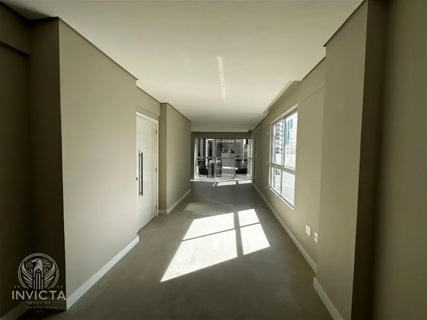 Apartamento com 2 quartos à venda, 93m2 em Centro, Balneario Camboriu - SC - imagem 8 Foto 8 de Apartamento com 2 quartos à venda, 93m2 em Centro, Balneario Camboriu - SC