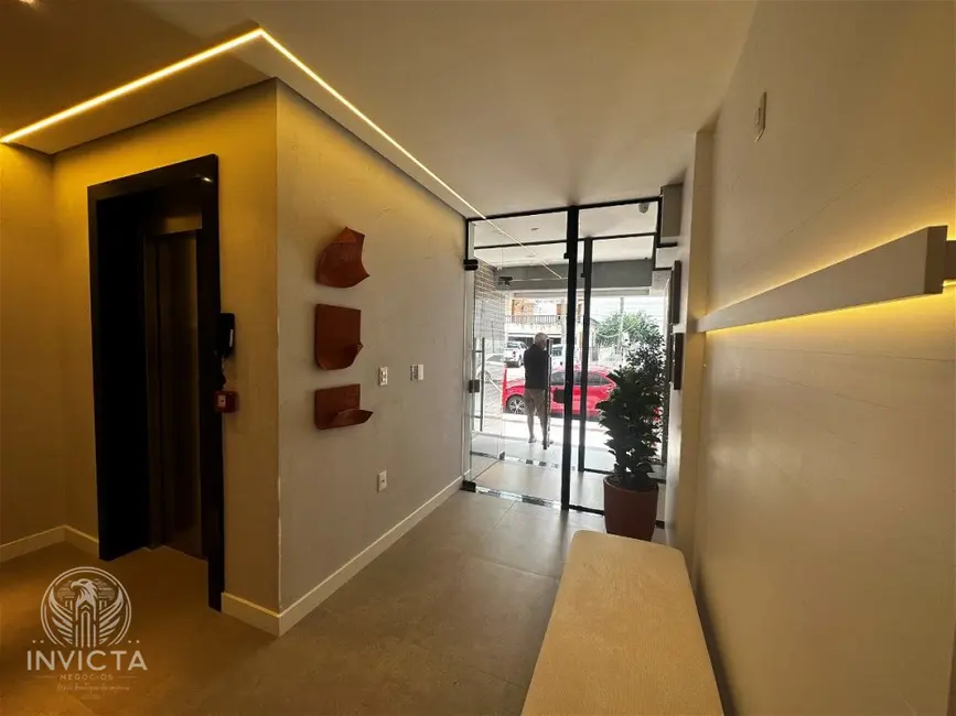 Apartamento com 2 quartos à venda, 93m2 em Centro, Balneario Camboriu - SC - imagem 3 Foto 3 de Apartamento com 2 quartos à venda, 93m2 em Centro, Balneario Camboriu - SC