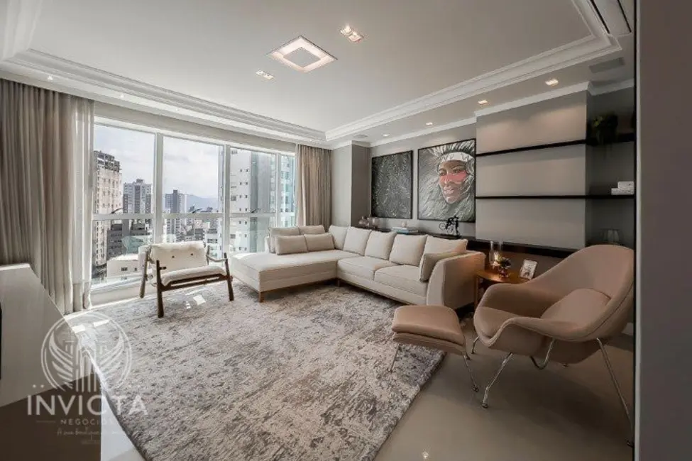 Apartamento com 3 quartos à venda, 217m2 em Centro, Balneario Camboriu - SC - imagem 3 Foto 3 de Apartamento com 3 quartos à venda, 217m2 em Centro, Balneario Camboriu - SC