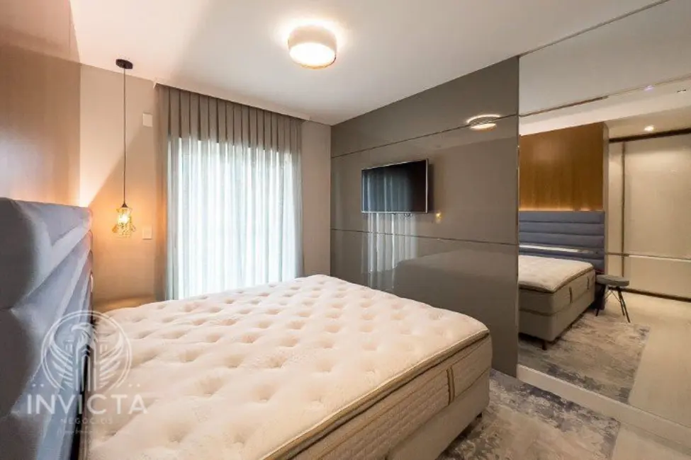 Apartamento com 3 quartos à venda, 217m2 em Centro, Balneario Camboriu - SC - imagem 6 Foto 6 de Apartamento com 3 quartos à venda, 217m2 em Centro, Balneario Camboriu - SC