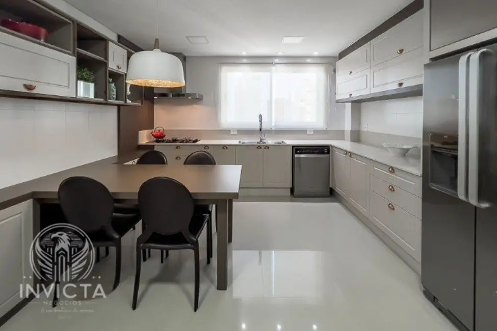 Apartamento com 3 quartos à venda, 217m2 em Centro, Balneario Camboriu - SC - imagem 9 Foto 9 de Apartamento com 3 quartos à venda, 217m2 em Centro, Balneario Camboriu - SC