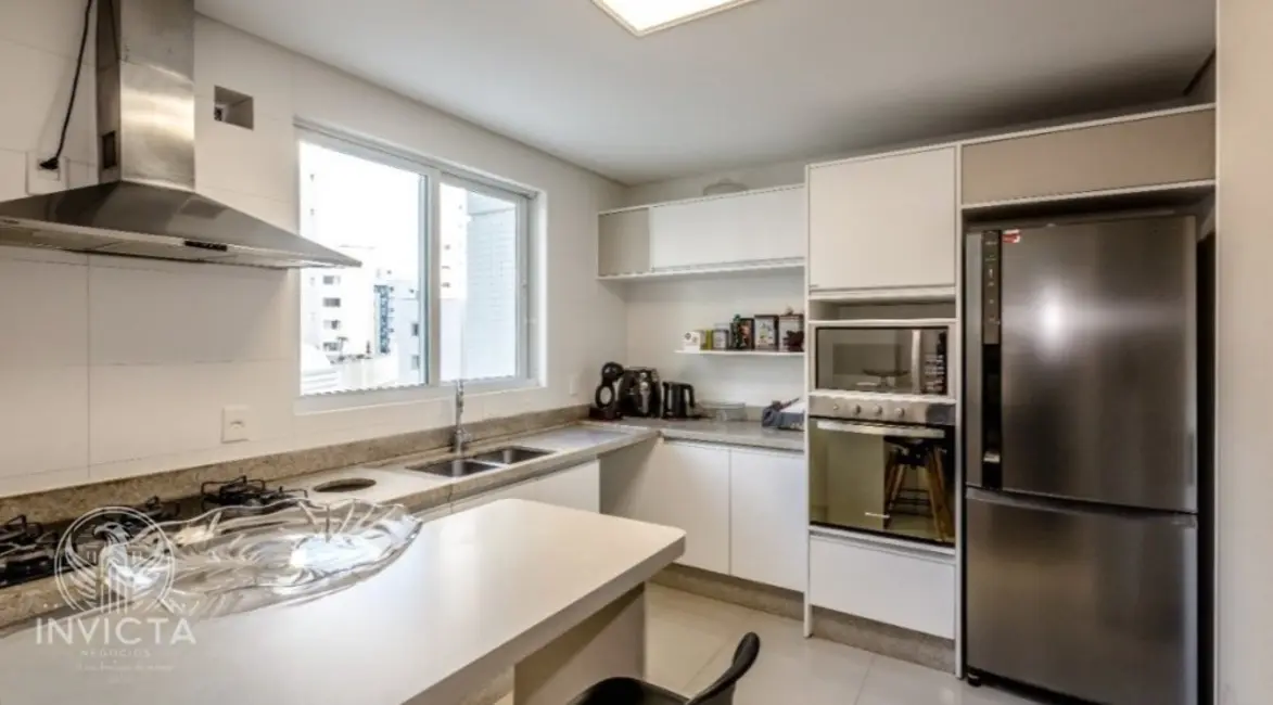 Apartamento com 4 quartos à venda, 150m2 em Centro, Balneario Camboriu - SC - imagem 9 Foto 9 de Apartamento com 4 quartos à venda, 150m2 em Centro, Balneario Camboriu - SC