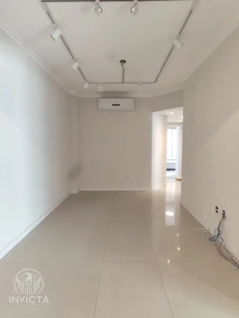 Apartamento com 2 quartos à venda, 102m2 em Centro, Balneario Camboriu - SC - imagem 4 Foto 4 de Apartamento com 2 quartos à venda, 102m2 em Centro, Balneario Camboriu - SC