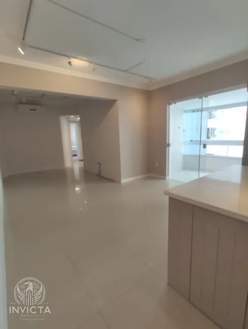 Apartamento com 2 quartos à venda, 102m2 em Centro, Balneario Camboriu - SC - imagem 3 Foto 3 de Apartamento com 2 quartos à venda, 102m2 em Centro, Balneario Camboriu - SC