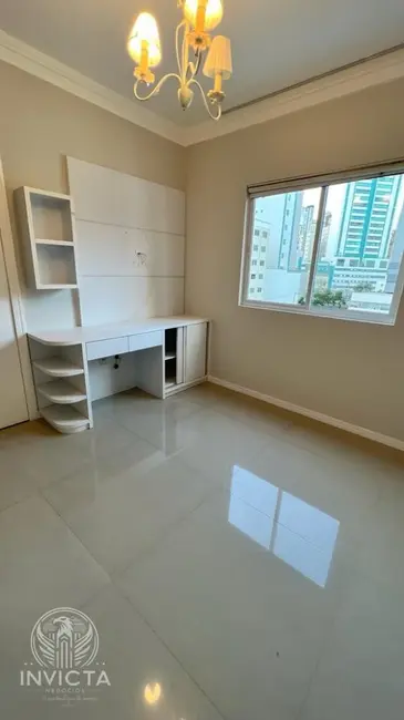 Apartamento com 3 quartos à venda, 122m2 em Centro, Balneario Camboriu - SC - imagem 8 Foto 8 de Apartamento com 3 quartos à venda, 122m2 em Centro, Balneario Camboriu - SC