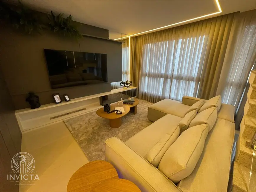 Foto 2 de Cobertura com 3 quartos à venda, 240m2 em Centro, Balneario Camboriu - SC