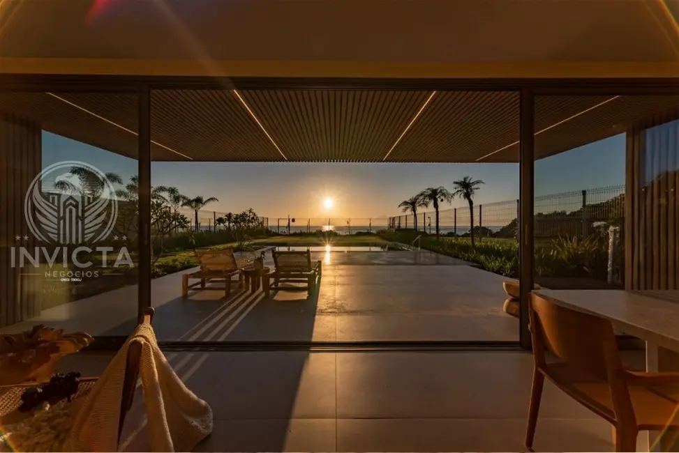 Foto 1 de Casa com 5 quartos à venda, 458m2 em Praia do Estaleiro, Balneario Camboriu - SC