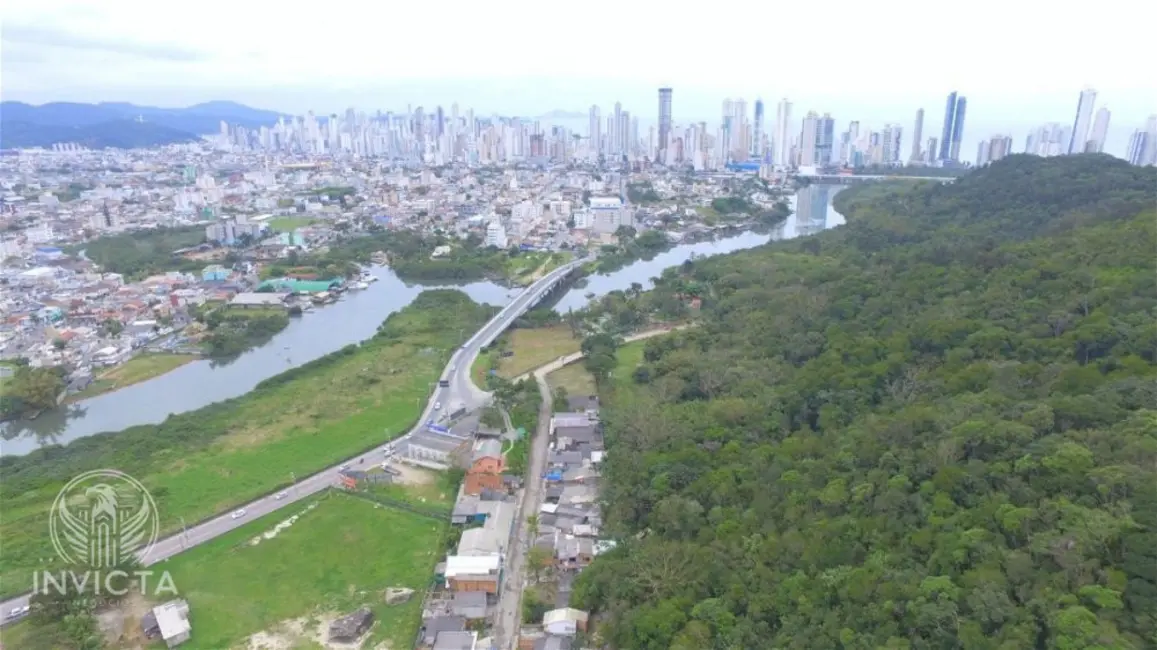Foto 3 de Terreno / Lote à venda, 30825m2 em Nova Esperança, Balneario Camboriu - SC