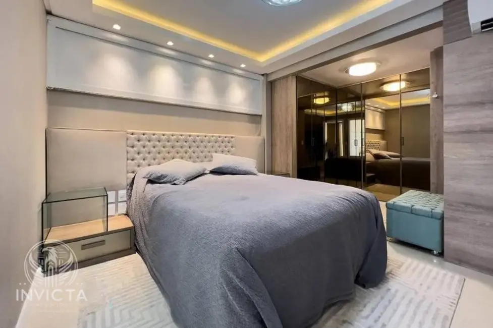 Apartamento com 3 quartos à venda, 200m2 em Centro, Balneario Camboriu - SC - imagem 9 Foto 9 de Apartamento com 3 quartos à venda, 200m2 em Centro, Balneario Camboriu - SC