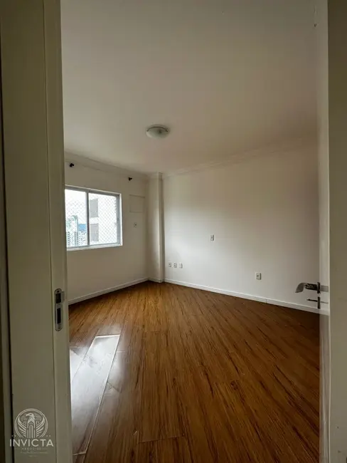 Apartamento com 2 quartos à venda, 72m2 em Centro, Balneario Camboriu - SC - imagem 7 Foto 7 de Apartamento com 2 quartos à venda, 72m2 em Centro, Balneario Camboriu - SC