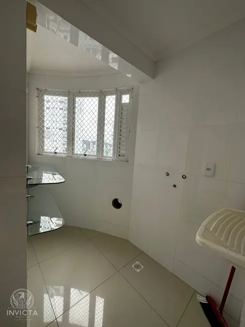 Apartamento com 2 quartos à venda, 72m2 em Centro, Balneario Camboriu - SC - imagem 9 Foto 9 de Apartamento com 2 quartos à venda, 72m2 em Centro, Balneario Camboriu - SC