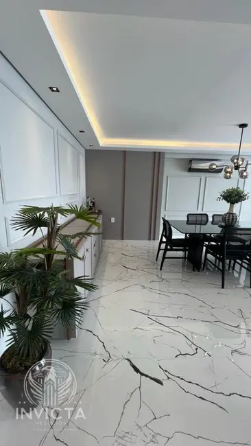 Apartamento com 3 quartos à venda, 225m2 em Centro, Balneario Camboriu - SC - imagem 8 Foto 8 de Apartamento com 3 quartos à venda, 225m2 em Centro, Balneario Camboriu - SC