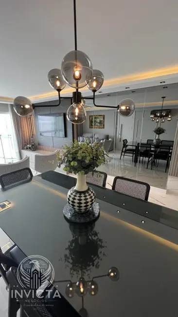 Apartamento com 3 quartos à venda, 225m2 em Centro, Balneario Camboriu - SC - imagem 5 Foto 5 de Apartamento com 3 quartos à venda, 225m2 em Centro, Balneario Camboriu - SC