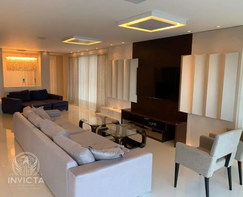 Apartamento com 4 quartos para alugar, 237m2 em Balneario Camboriu - SC - imagem 5 Foto 5 de Apartamento com 4 quartos para alugar, 237m2 em Balneario Camboriu - SC